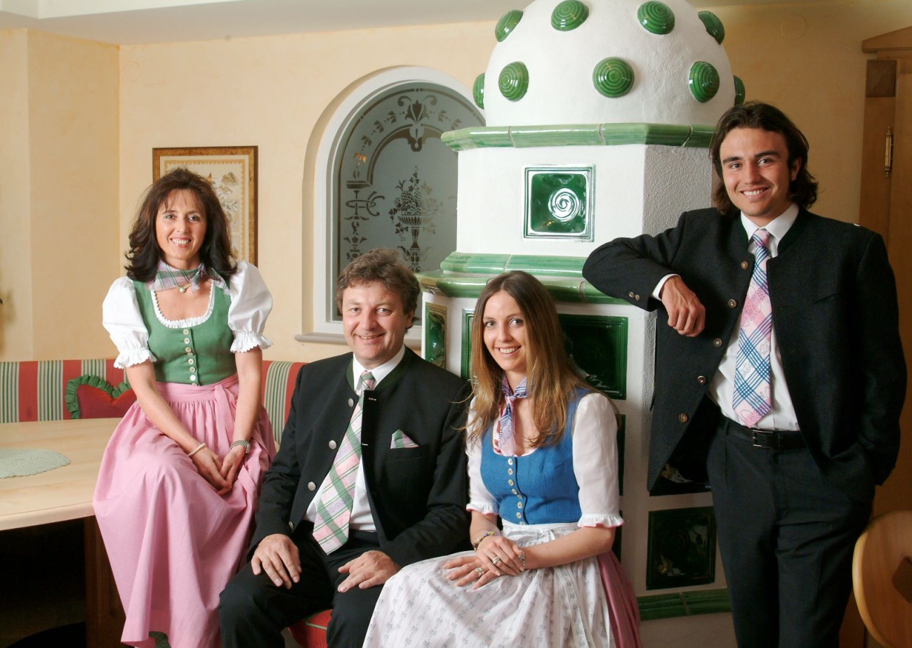 Rita and Reinhard Hollfelder with their children Iris and Reinhard Jr.