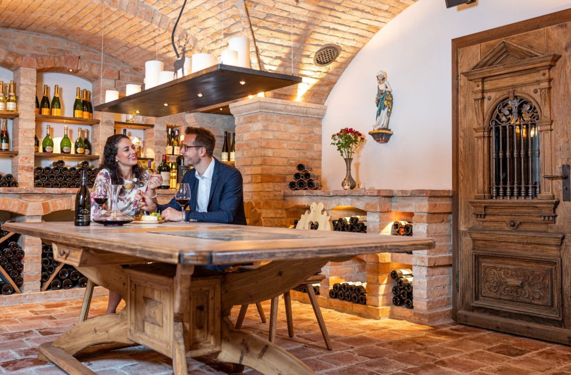 Weinverkostung im Weinkeller