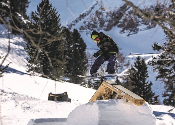Snowboarder Snowpark Obertauern &copy; Tourismusverband ObertauernSnowpark Obertauern © Tourismusverband Obertauern