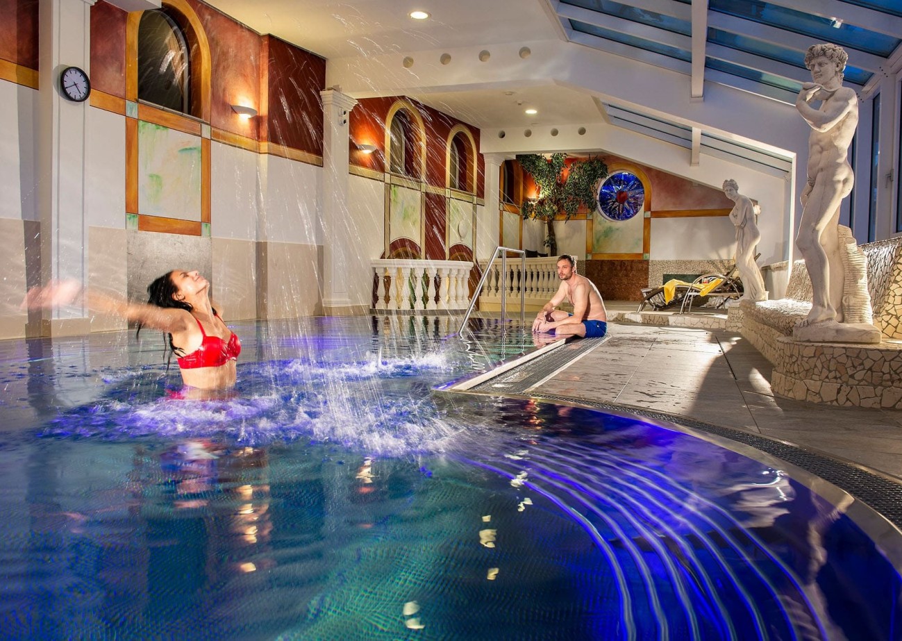Indoor Pool im Hotel Zehnerkar in Obertauern