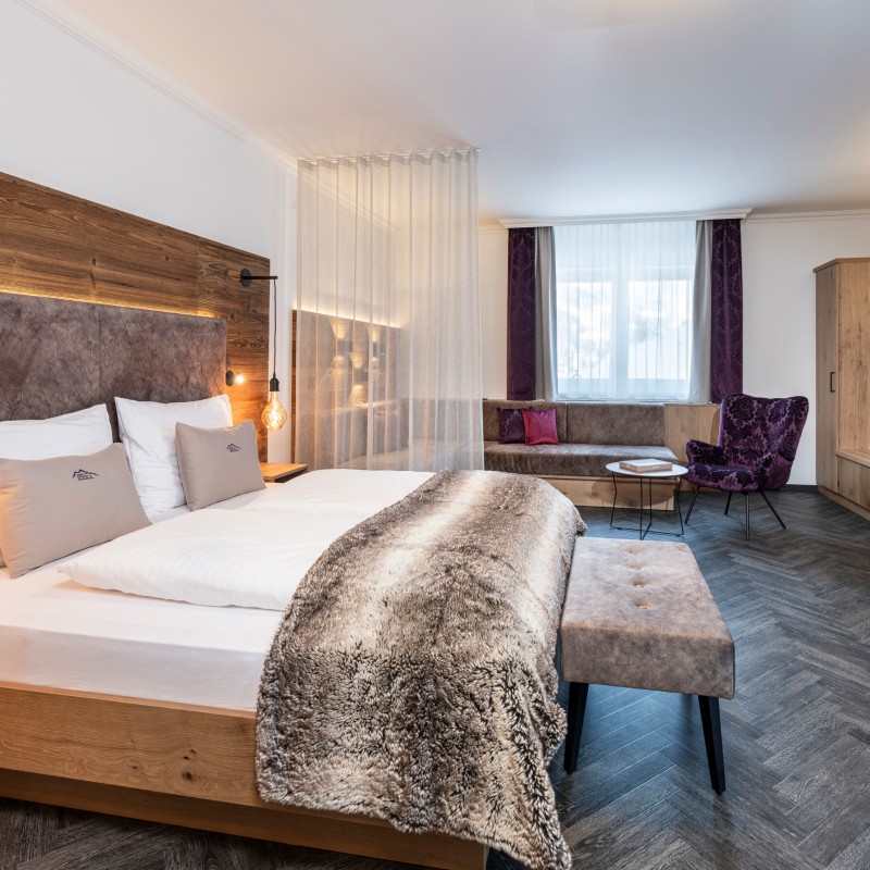 Plattenkar one-room suite