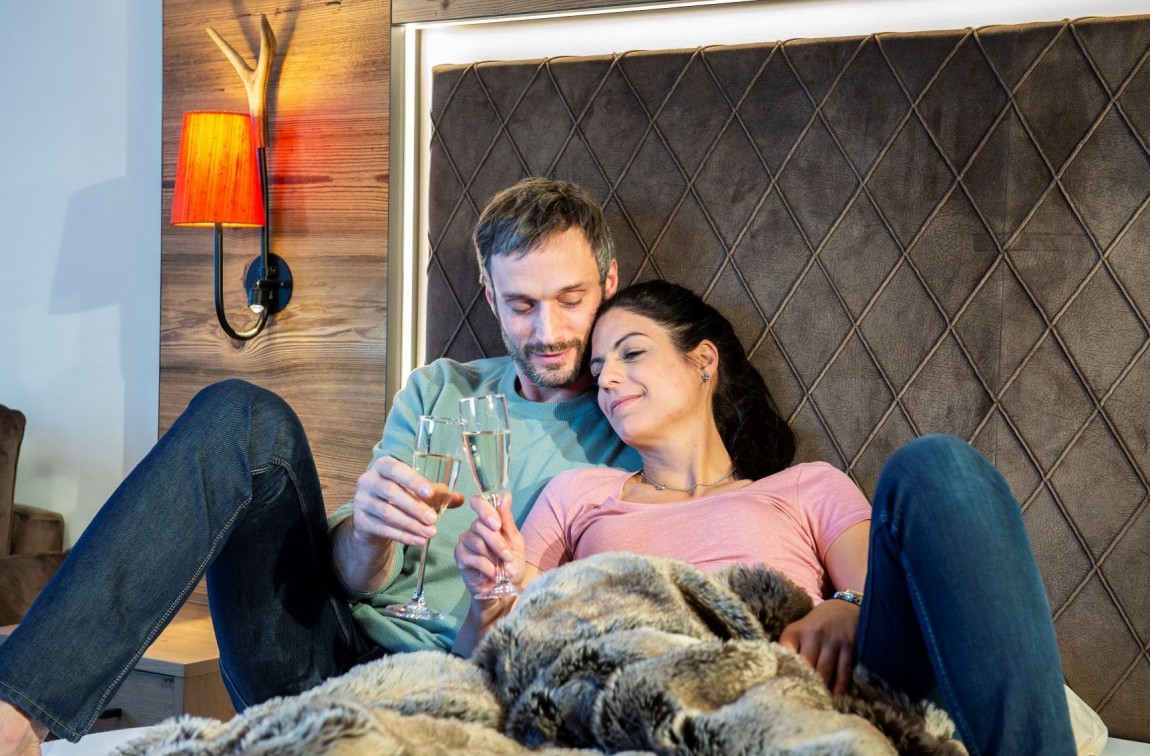 Guests in a room in the 4* hotel in Obertauern